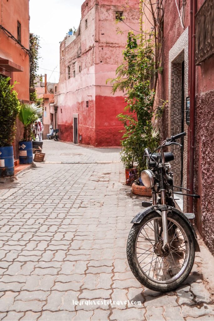 View into a small street in Marrakech