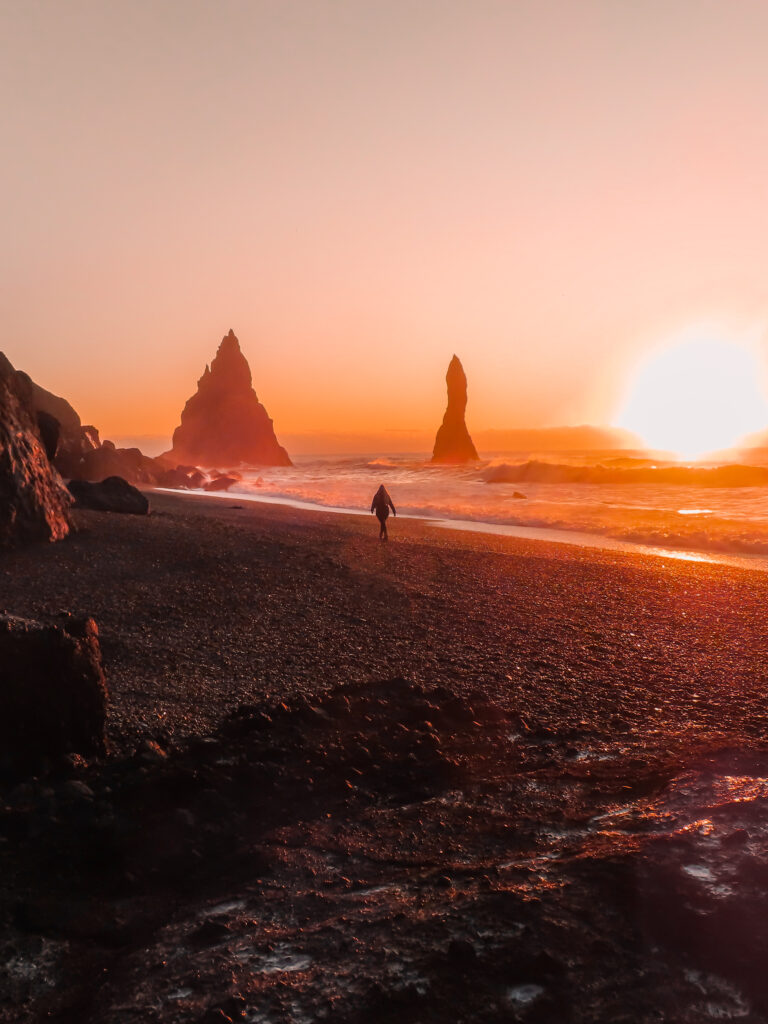 Daylight Hours in Iceland by Month: Complete Overview